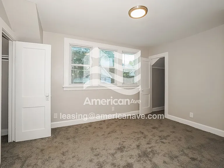1064421_008_wm_-_main_bedroom_13183915.jpg