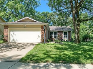 889 Parma Dr, Ballwin, MO 63021