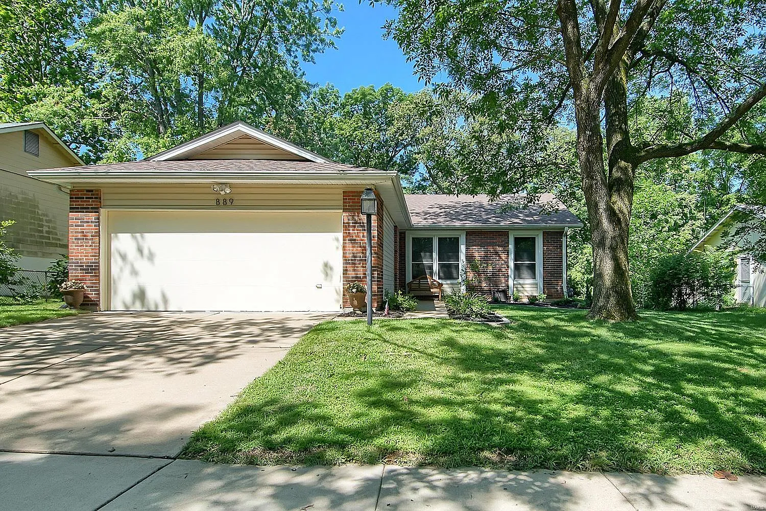 889 Parma Dr photo 1