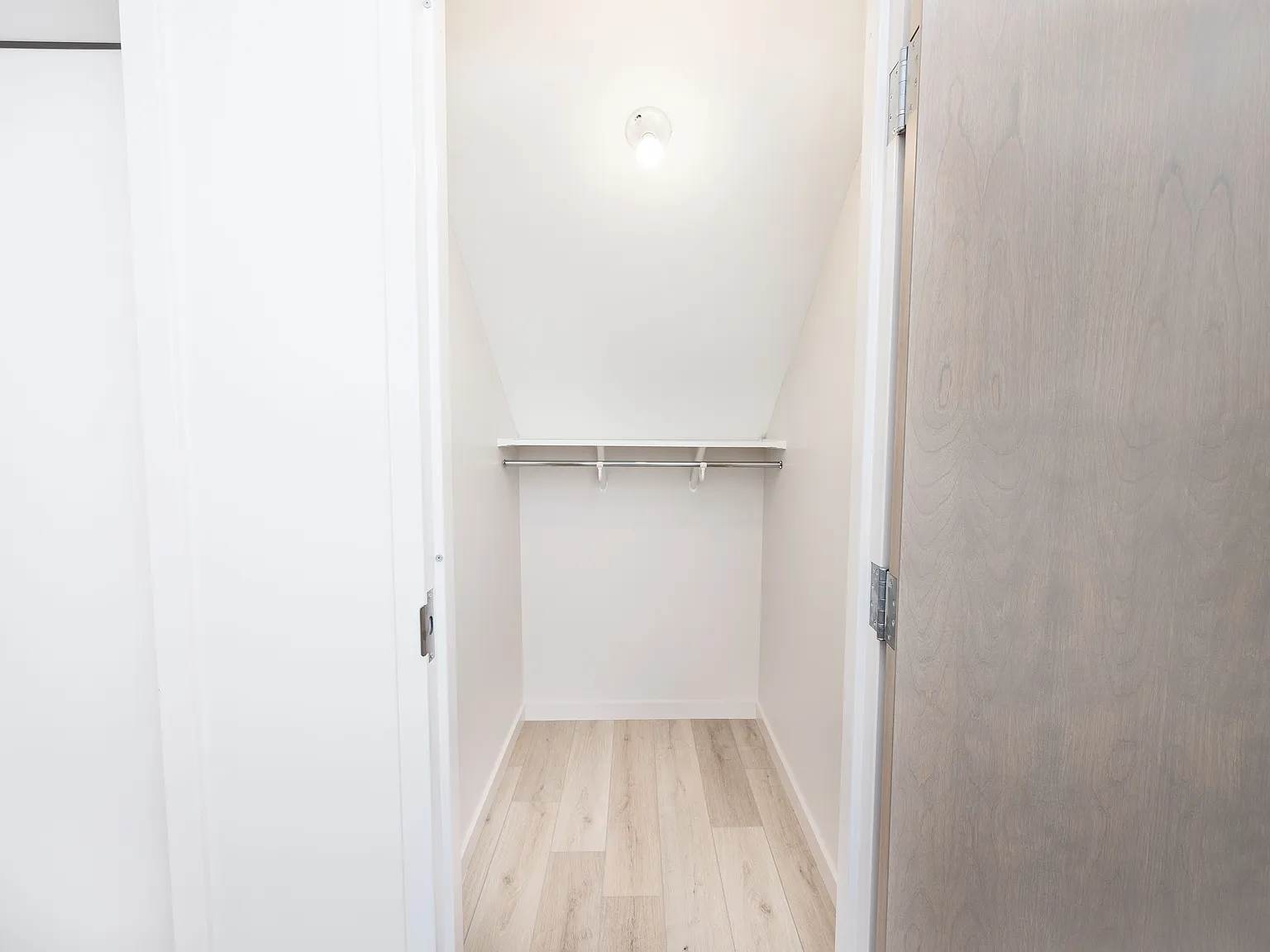 3 bed, 2.5 bath, 2034 sqft, $2,500 — Photo 4