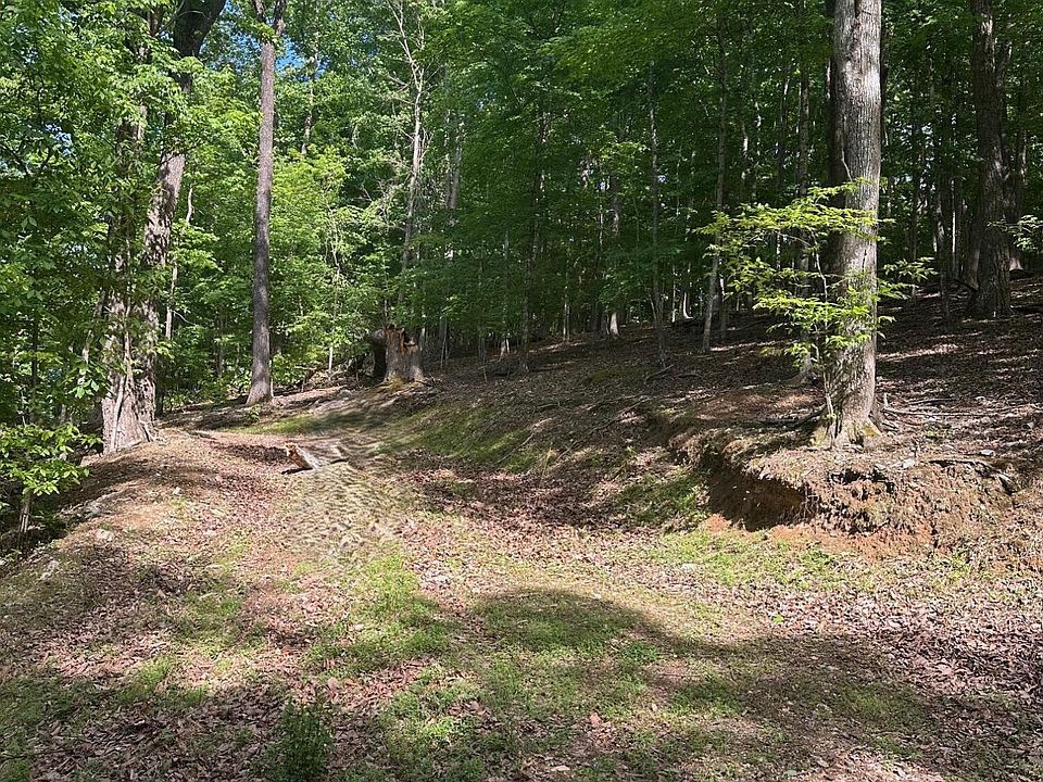 1st image of 490 Fox Ridge Ln