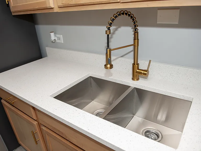 101 Oglesby Ave — Photo 11