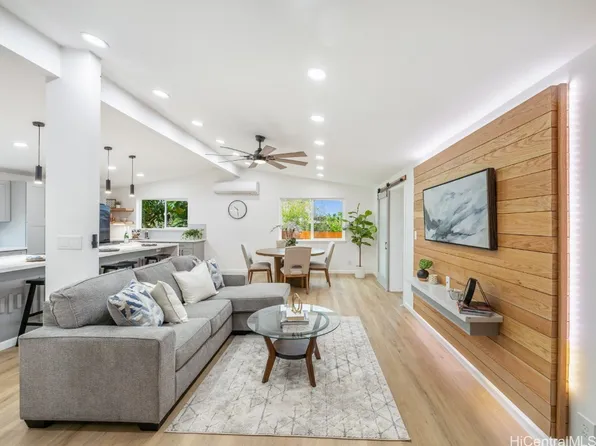 794 Ahukini St, Honolulu, HI 96825