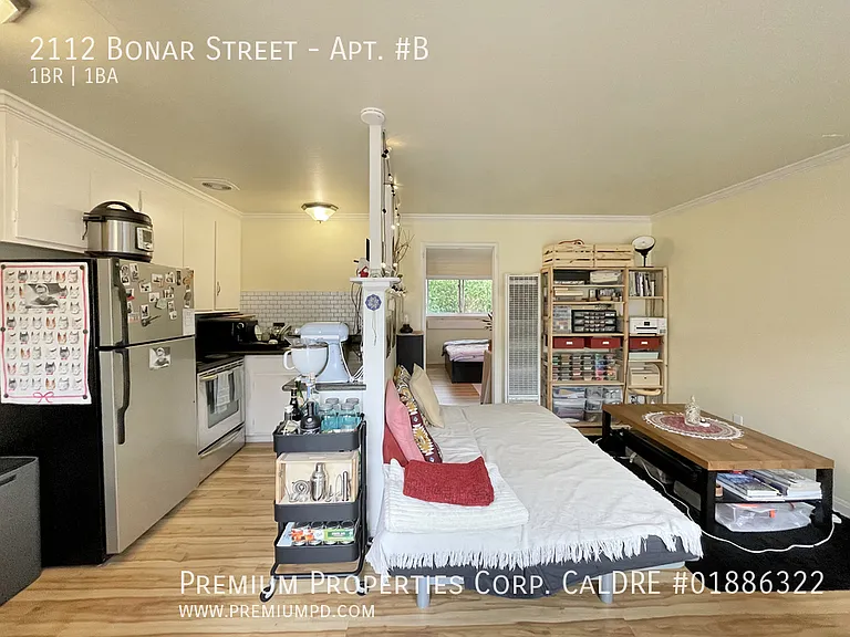 2112 Bonar St #B — Photo 6
