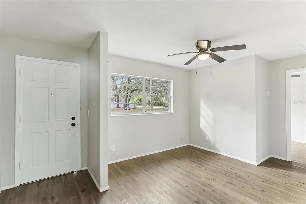 3 bed, 1.0 bath, 1269 sqft, $1,500 — Photo 4