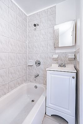 3rd image of 32 Vernon Ave #1