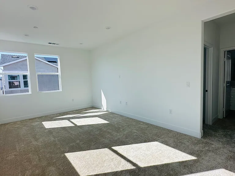 454 Lobata — Photo 9