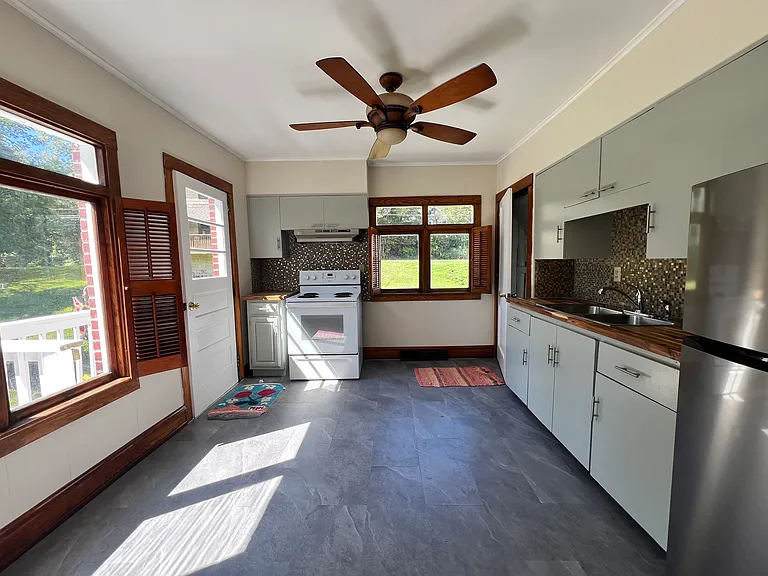 113 Layton St — Photo 9
