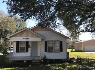 6560 Howe St, Groves, TX 77619