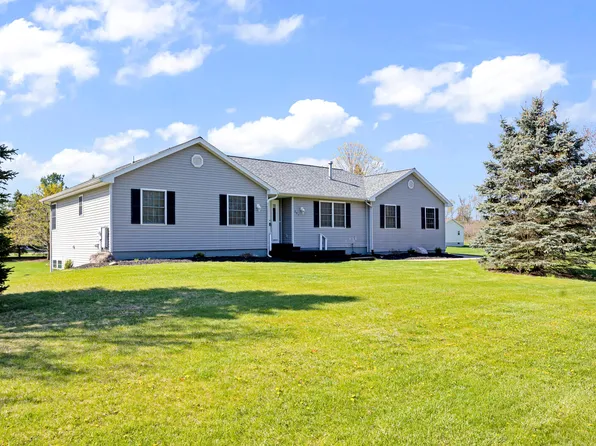 297 1st St, Concord, MI 49237