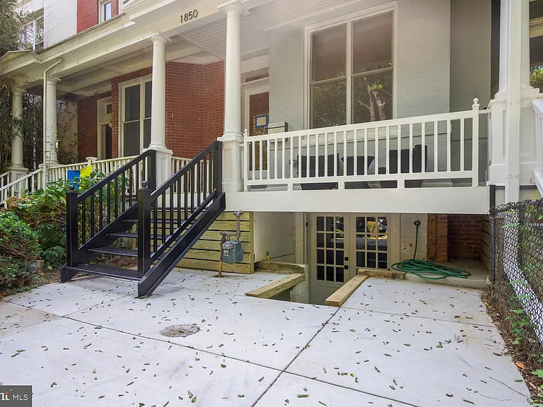 1850 Ingleside Ter NW #2 — Photo 2