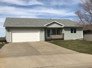 1504 E Old Hickory Pl, Sioux Falls, SD 57104