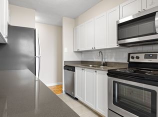 Arlington Apartments, Ottawa, ON K2H 8V7
