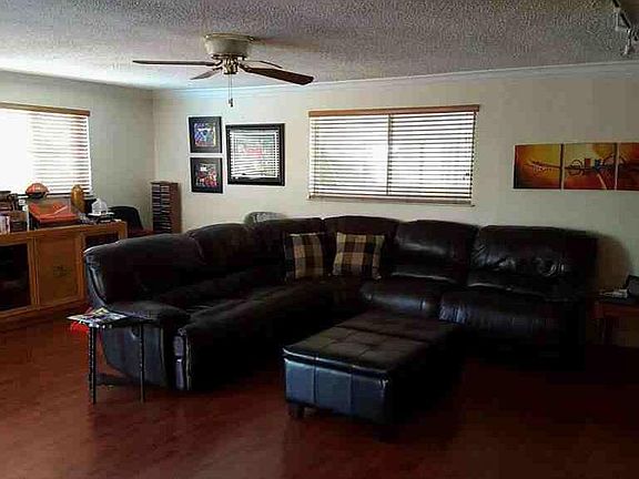 3rd image of 3940 NW 59th Ave