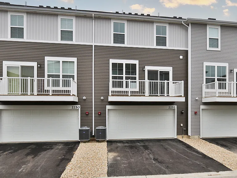 2252 Stonegate Rd — Photo 31