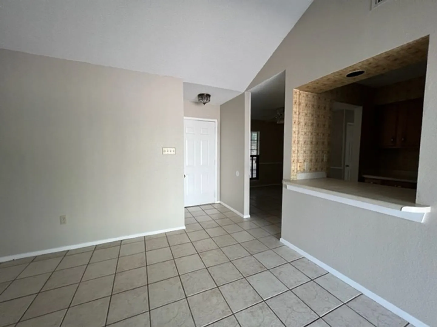 33 Shady Brook — Photo 2