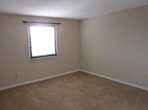 3rd image of 1585 Fort Henry Dr APT 6D