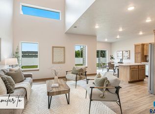 8022 E Tencate Pl, Sioux Falls, SD 57110