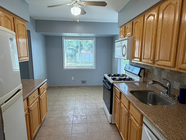 Crossway Dr — Photo 3