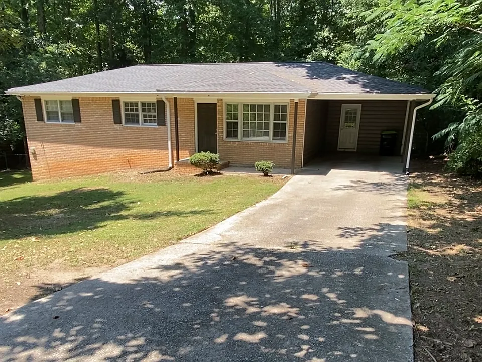 7009 Debbie Ln
