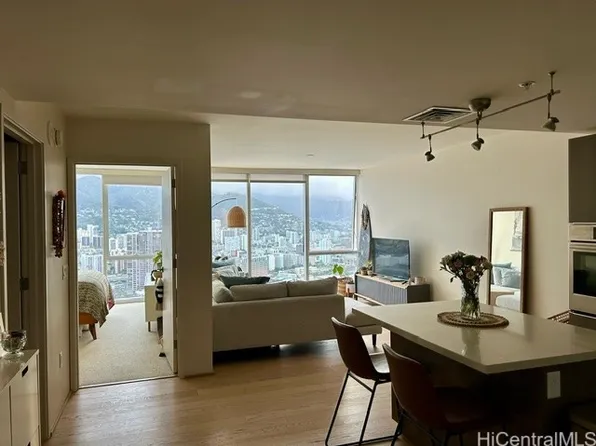 888 Kapiolani Blvd #4312, Honolulu, HI 96813