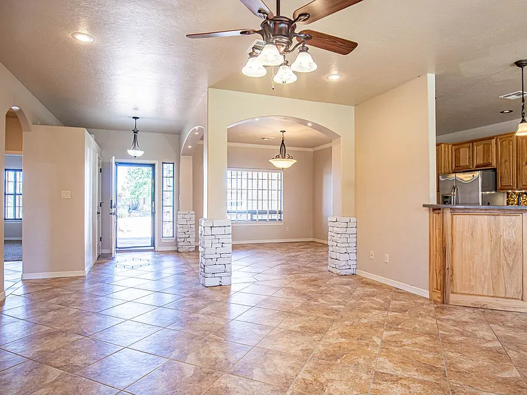 1124 Pajarito Dr — Photo 8