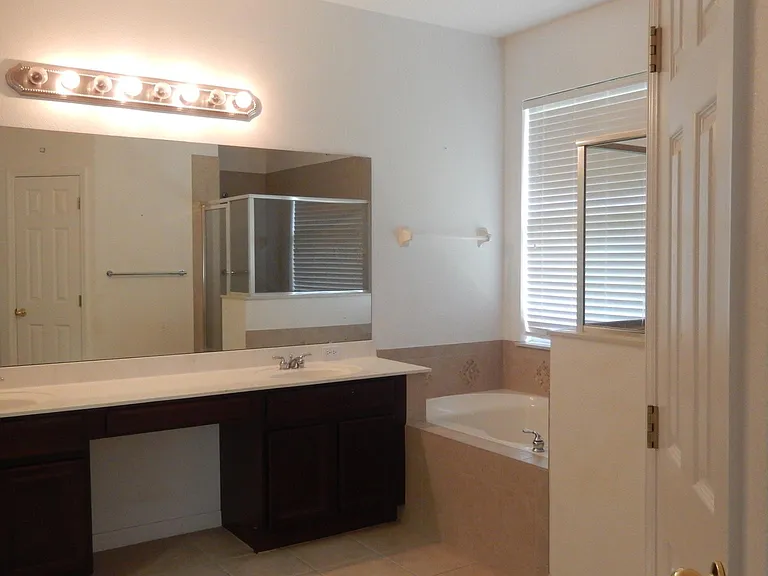 1643 Lakelet Loop — Photo 11