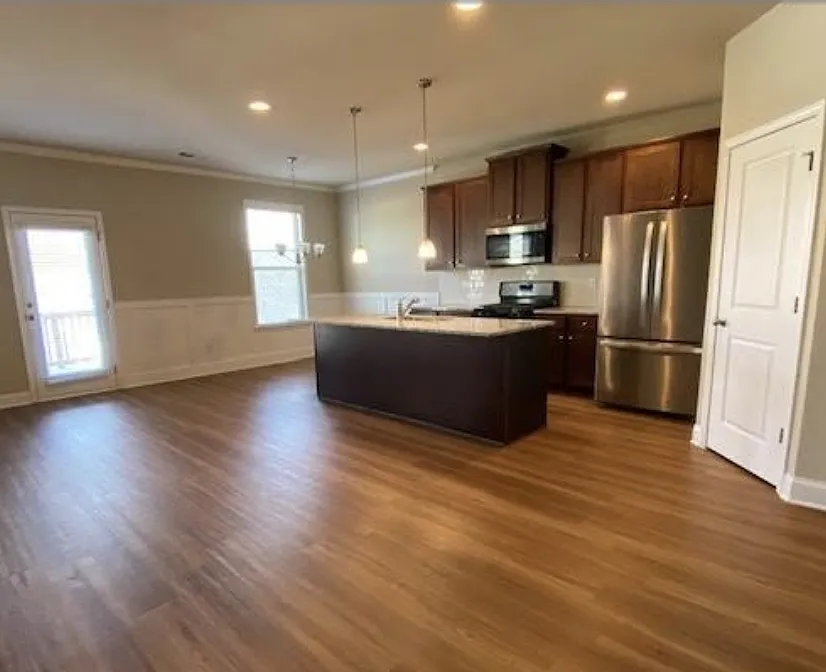 100 Mandy Ln — Photo 3