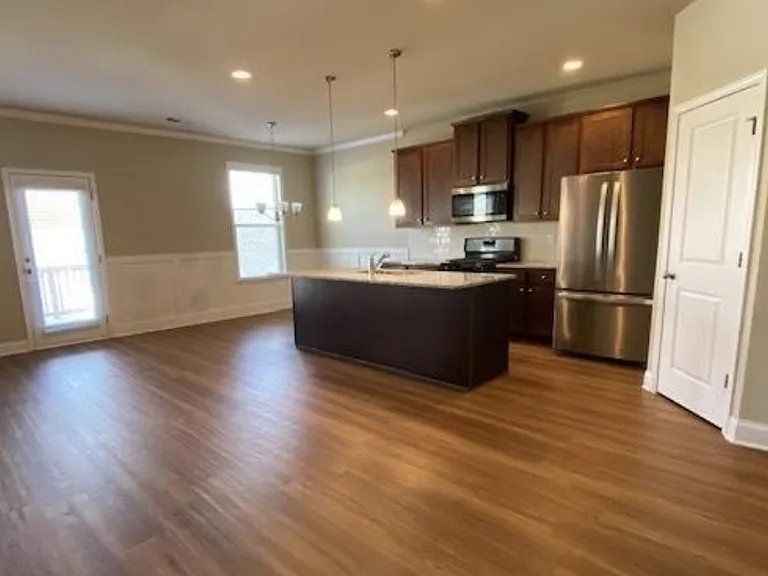 100 Mandy Ln — Photo 3