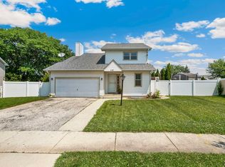 418 Westgate Ter, Streamwood, IL 60107