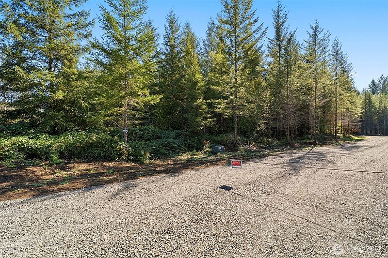 2nd image of 115 Barton Way