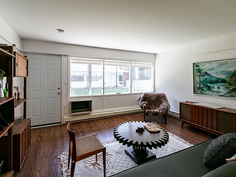Parker House — Photo 3