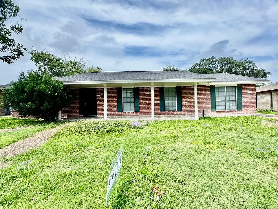 5122 Moultrie Dr