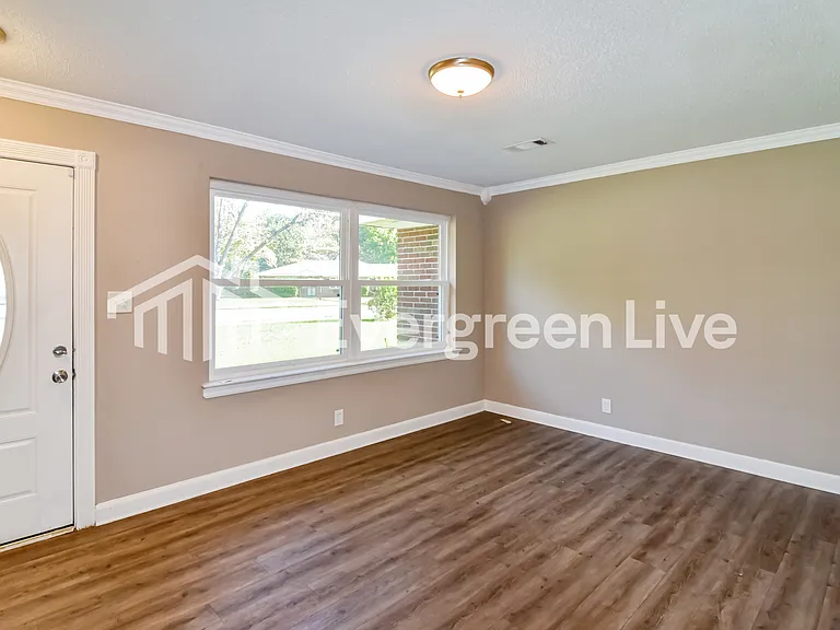 3708 Honeysuckle Rd — Photo 5