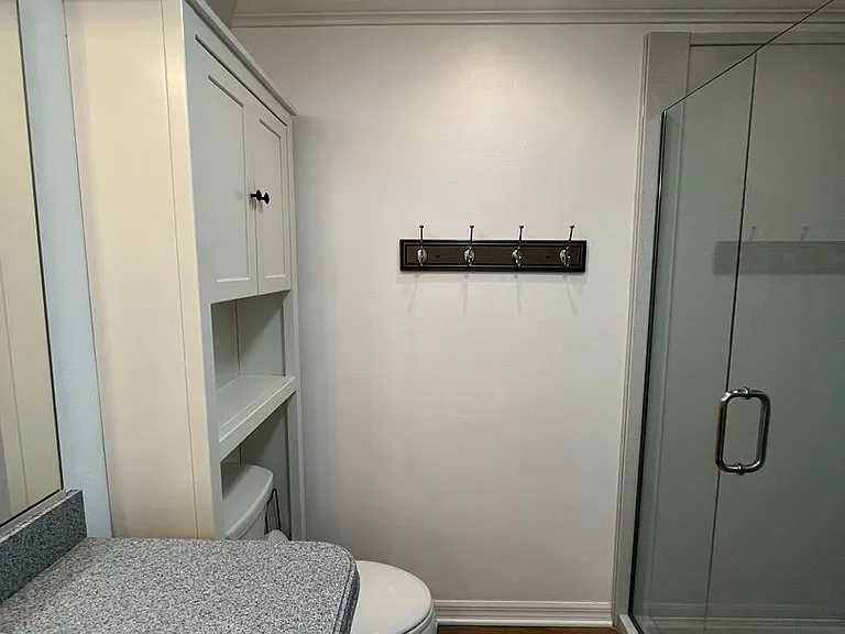 724 Yager Ln — Photo 10