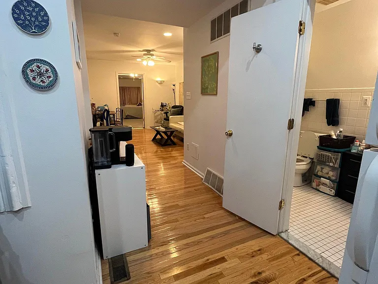 2127 Fitzwater St #1 — Photo 10