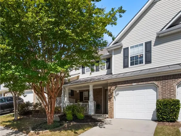 415 Red Coat Ln, Woodstock, GA 30188