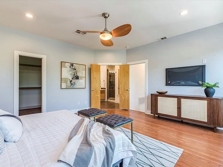 2608 E 6th St #6 — Photo 12
