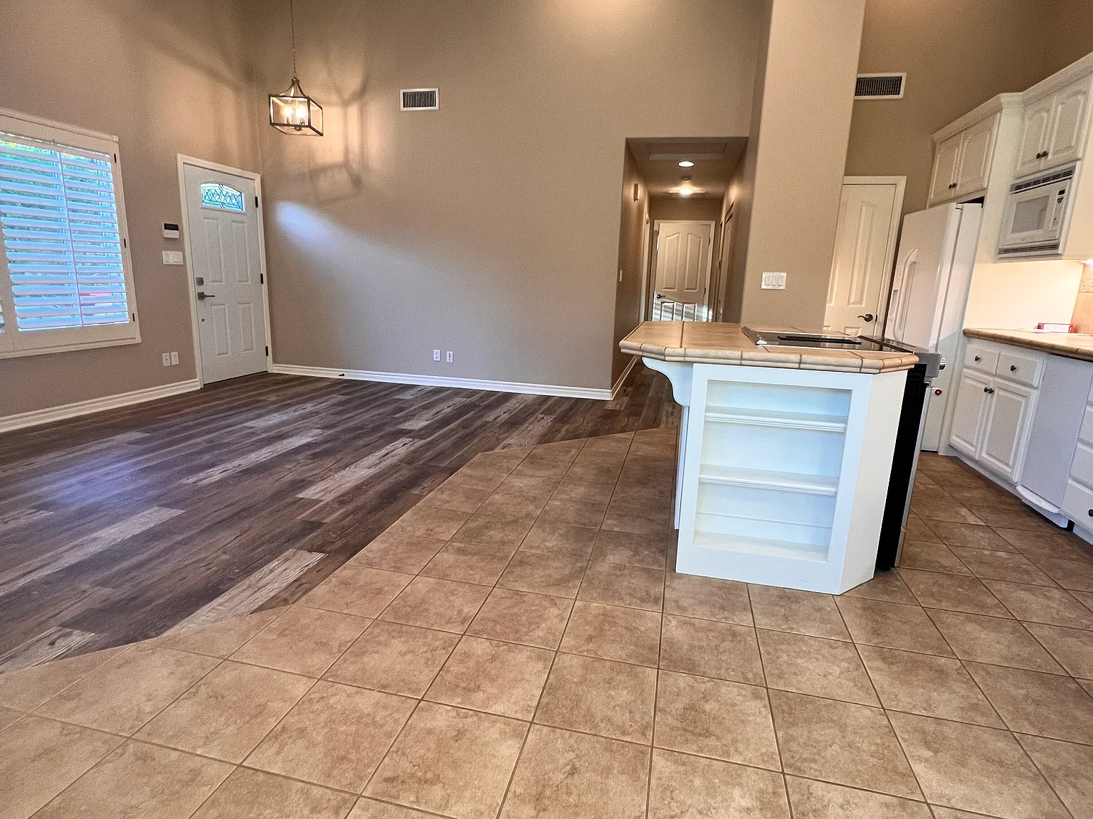 1 bed, 1100 sqft, $3,300 — Photo 4