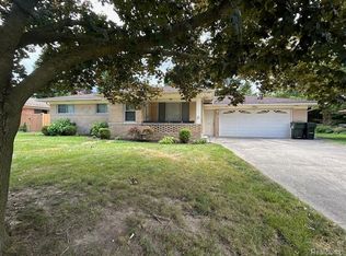 2109 Belle Vernon Dr, Rochester Hills, MI 48309