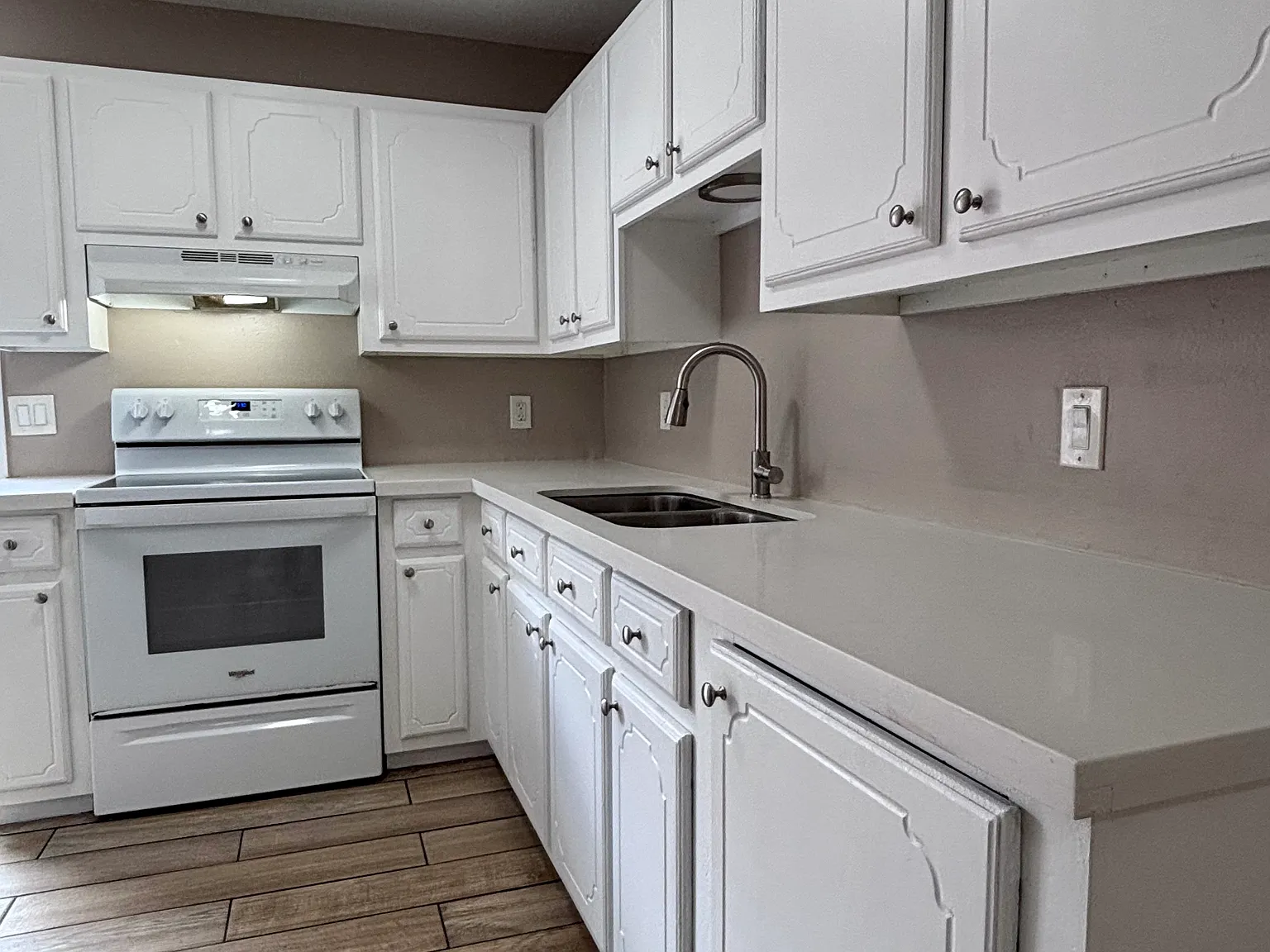 1202 Bryce Dr — Photo 2