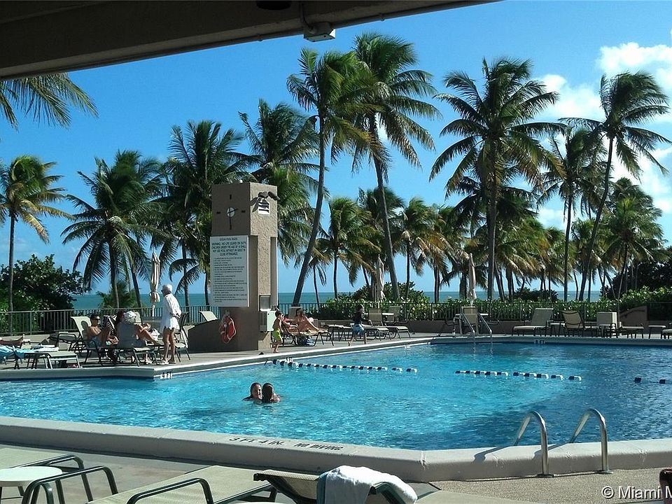 1st image of 251 Crandon Blvd APT 900