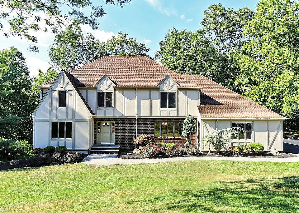 2nd image of 45 Snoden Ln