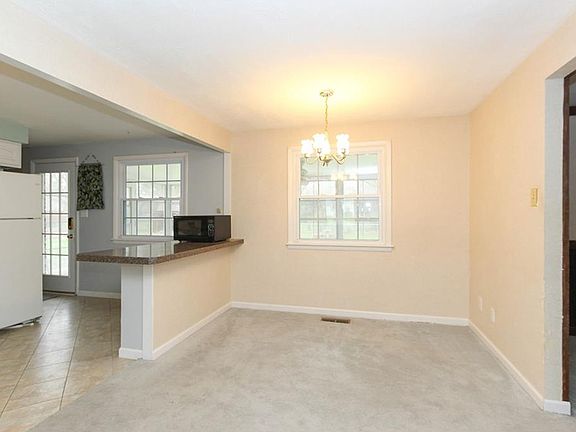 5th image of 7643 Grandview Dr