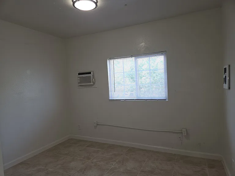 6255 W Mountain View Ave — Photo 5