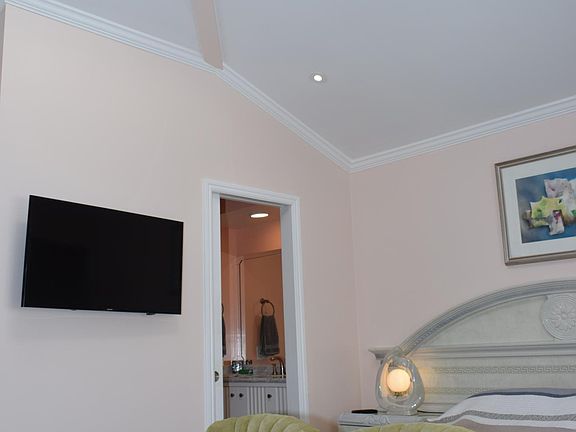 5th image of 15410 Pepper Ln #2