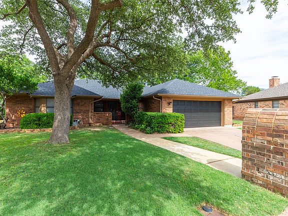 2nd image of 4609 Pin Oak Ct