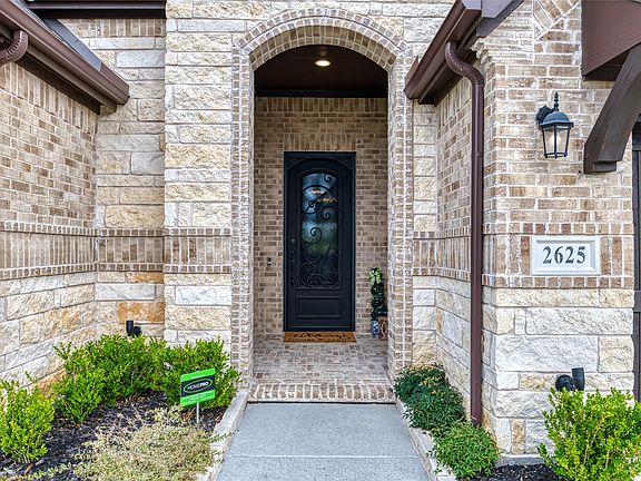 3rd image of 2625 Somerset Ln