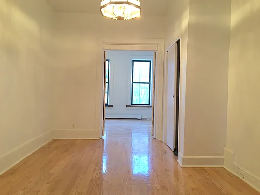Rented by Uptown Flats LLC | media 34
