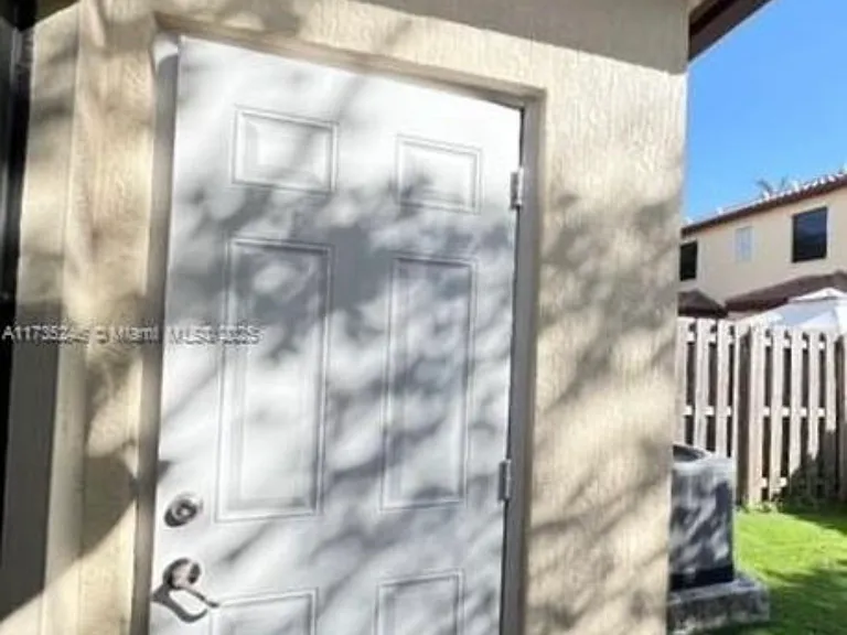 3208 SE 5th Ct — Photo 24